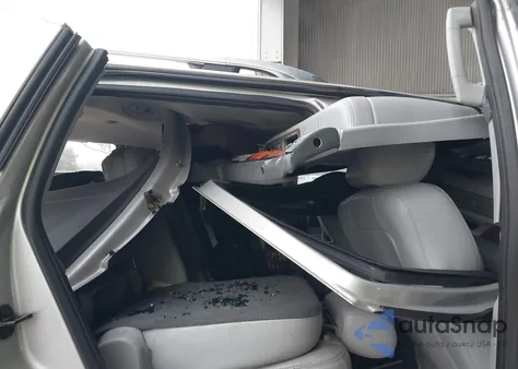 2005 Lincoln Navigator z USA, uszkodzony, nr VIN 5LMFU275X5LJ22861